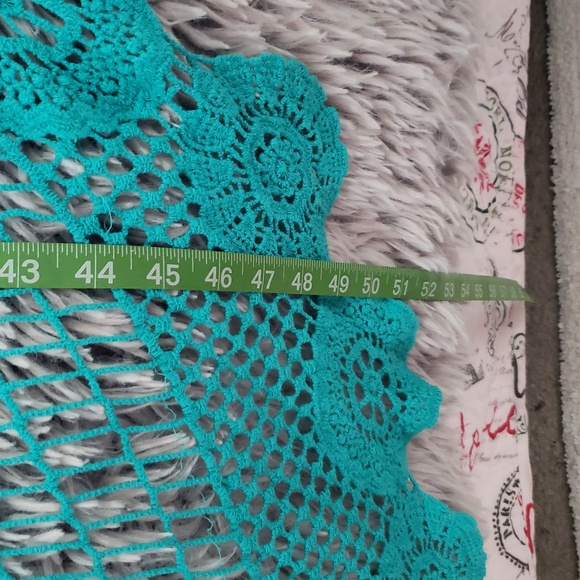 Pyramid Collection Crochet All Day High Low Tunic with Bell Sleeves - Picture 15 of 16